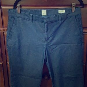 Excellent Condition! Gap Denim Slim City Crop. 12